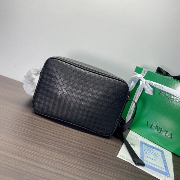 ボッテガヴェネタバッグ側面デザイン